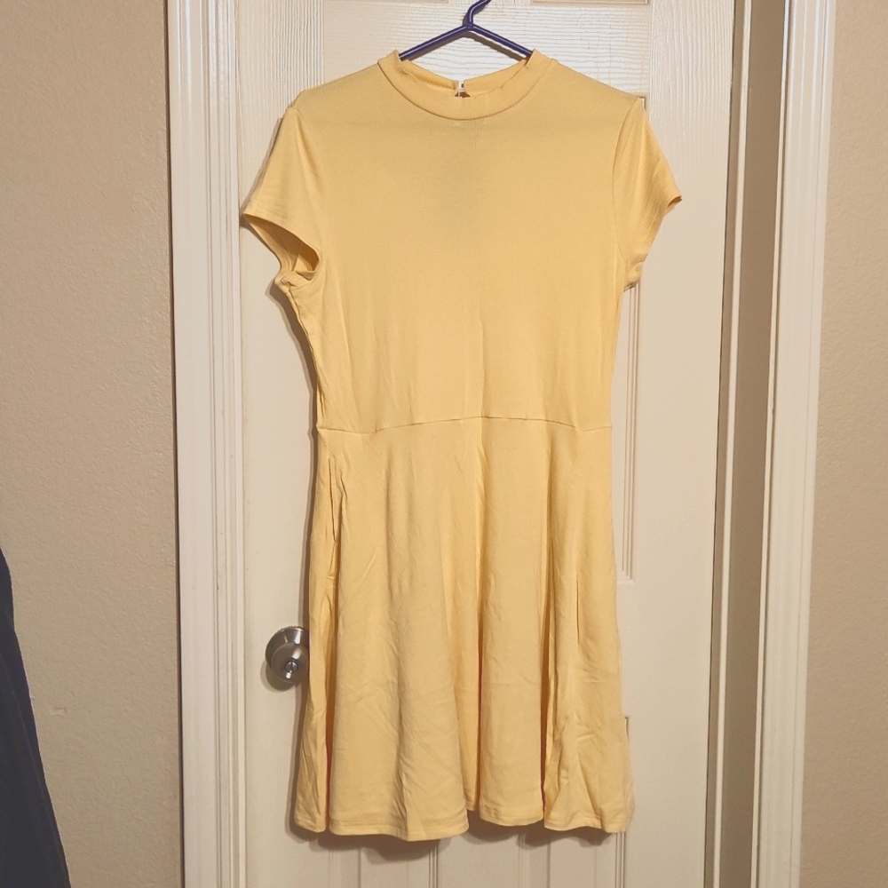 Yellow HALARA Cap Sleeve Ribbed Knit dress w/pockets